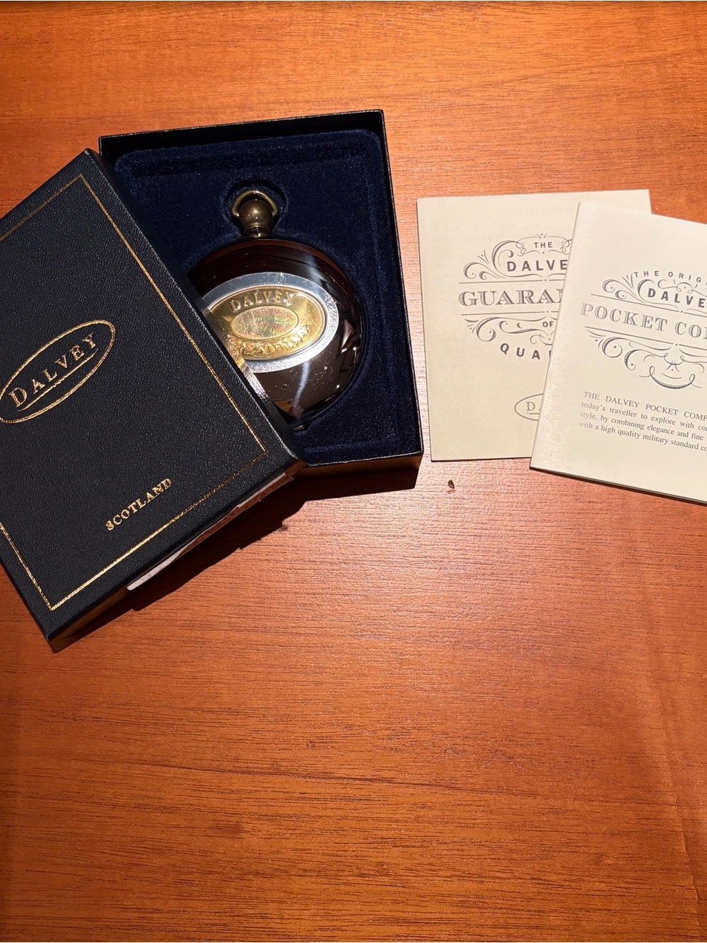 DALVEY Pocket Compass Oakleaf NEW IN BOX - Picture 6 of 8